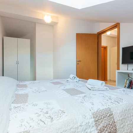 Apartment Mimoza 6, Baska, Krk Экстерьер фото