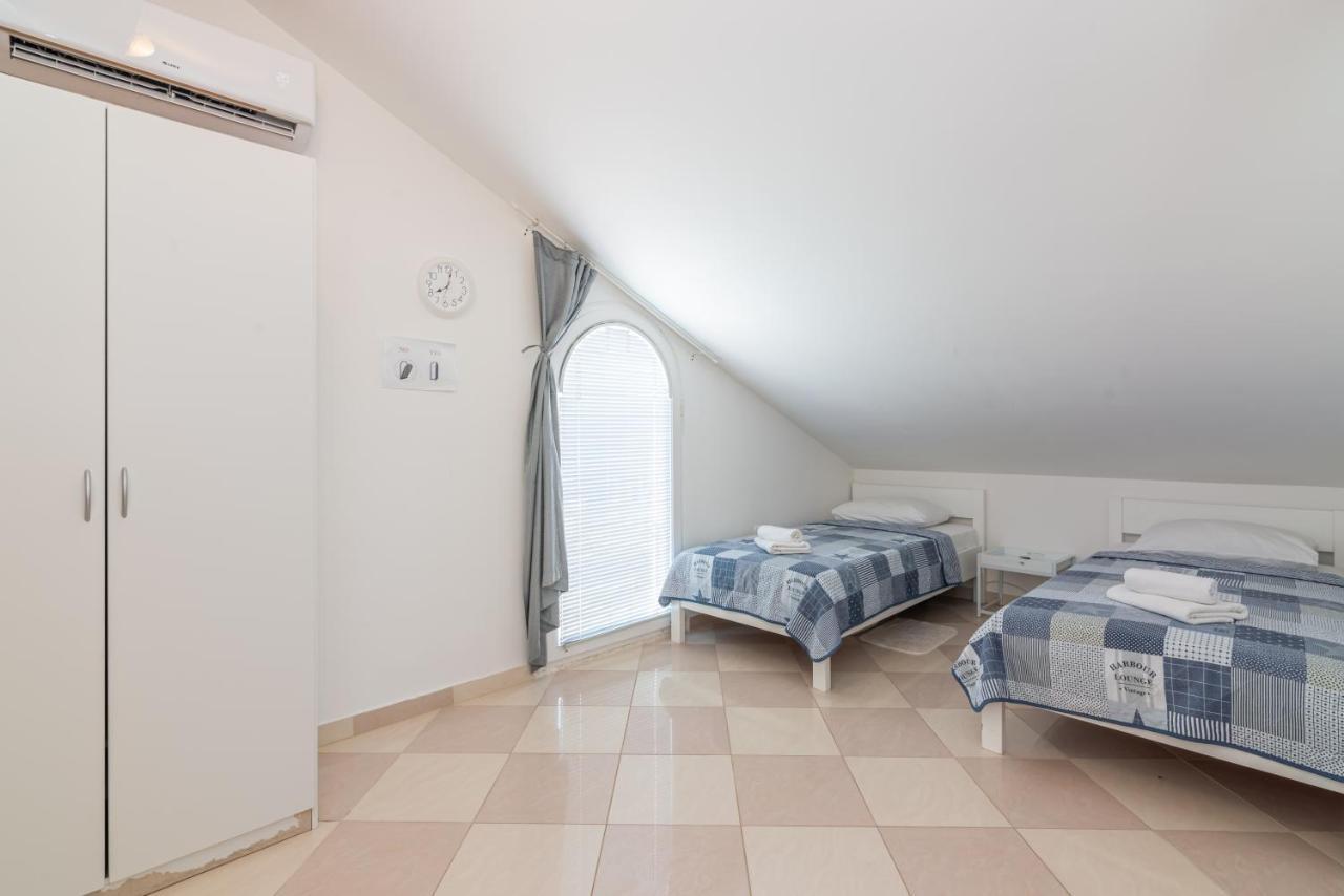 Apartment Mimoza 6, Baska, Krk Экстерьер фото