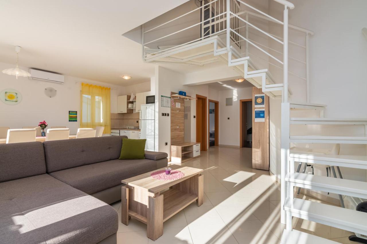 Apartment Mimoza 6, Baska, Krk Экстерьер фото