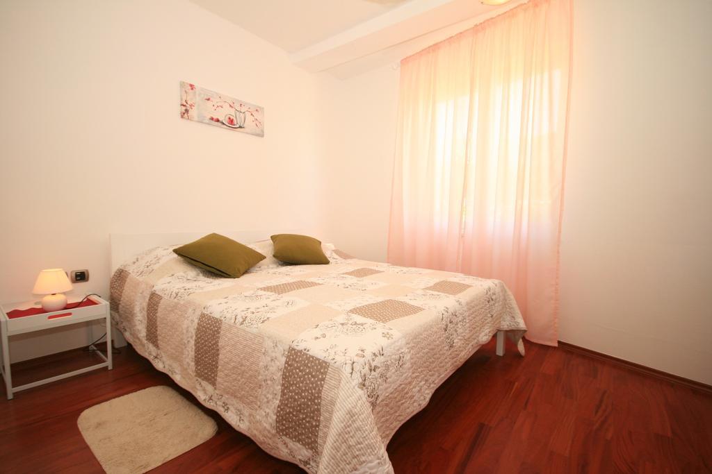 Apartment Mimoza 6, Baska, Krk Экстерьер фото
